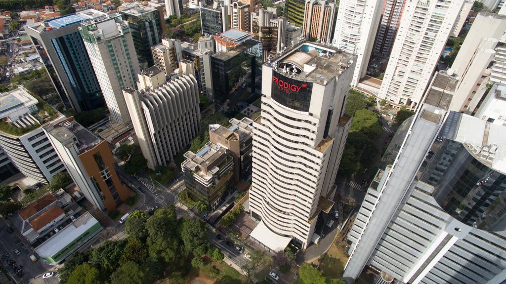 Hotel Transamerica Berrini Sao Paulo Bagian luar foto